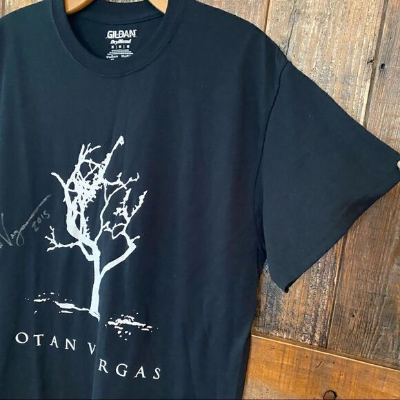 Otan Vargas Sz M Unisex Artist Signed Singer Songwriter Philippines T-Shirt - Picture 4 of 7